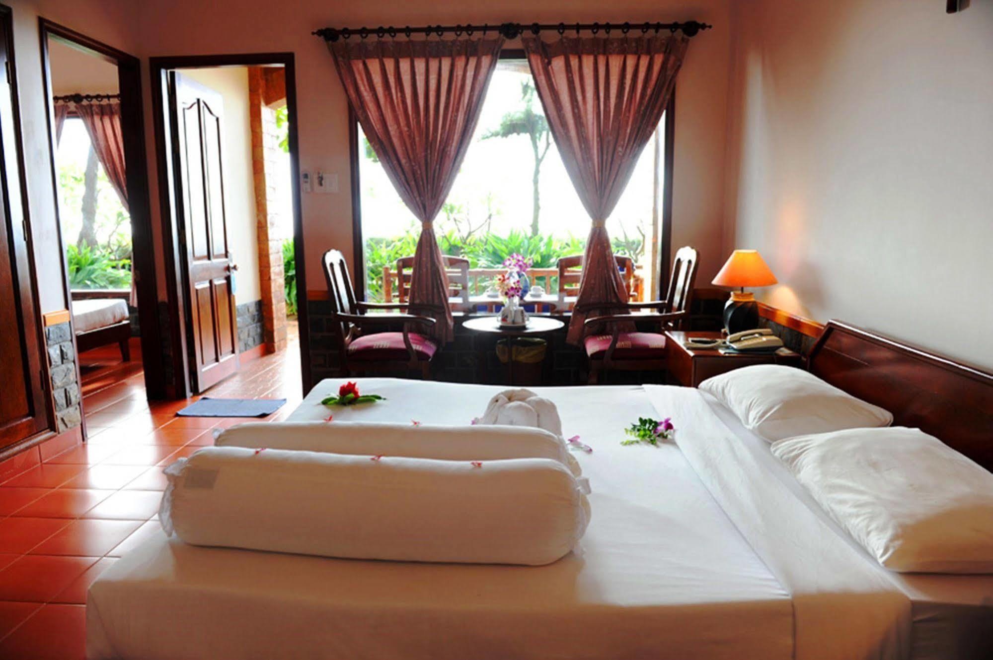 Vinh Suong Seaside Hotel And Resort ファンティエット エクステリア 写真